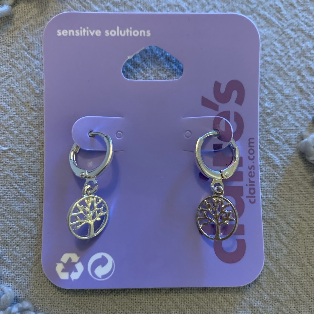 New Claire’s Silver Tone Tree of Life Earrings (pierced)